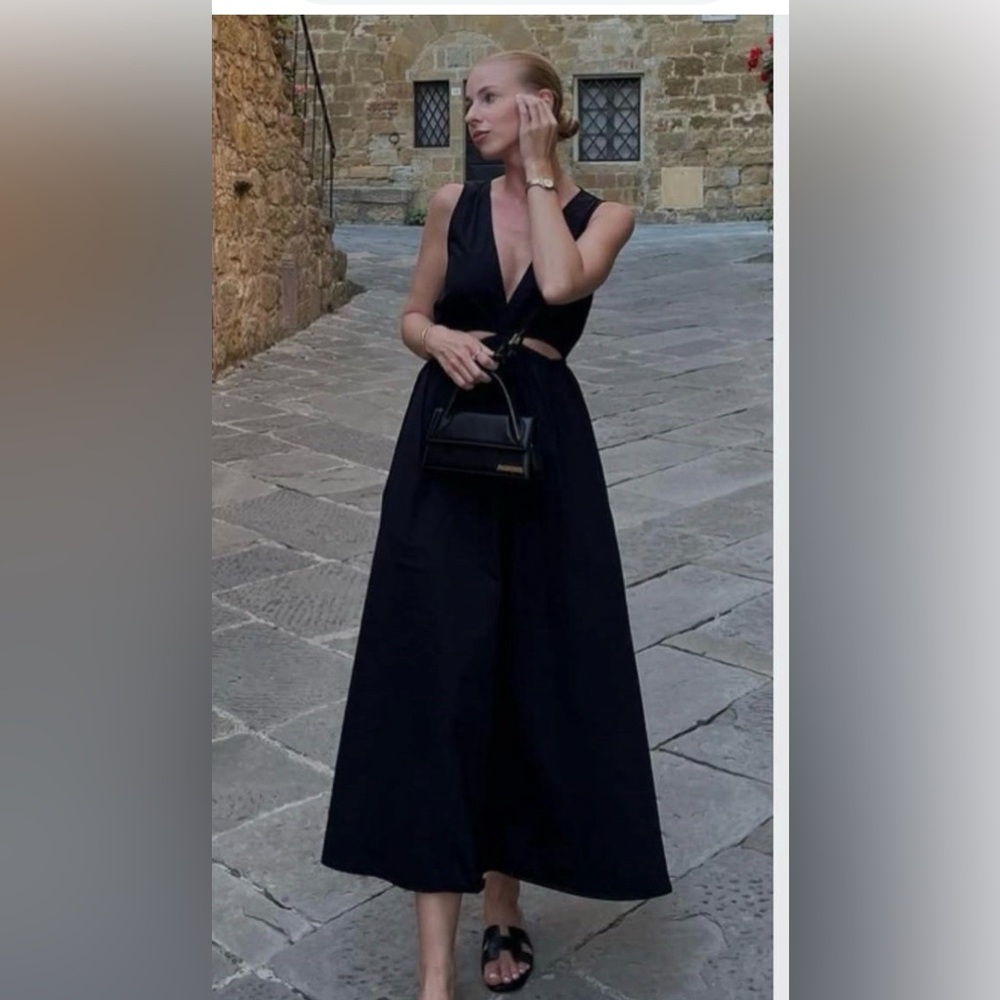 ZARA NWOT Black Midi Dress With pockets/ Cut Out Detail. 🖤🖤🖤